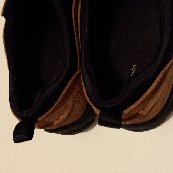 Lands End Men's Suede Slip On Shoes - Picture 4 of 8